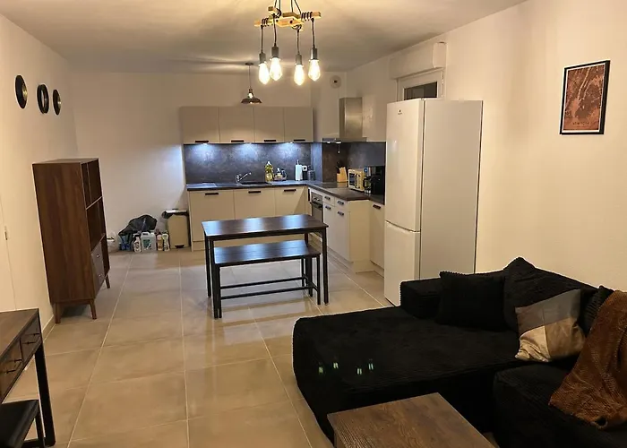 50m2 - Furnished - 1 Bedroom - Terrace - Parking - Tram 5 Min Apartament Nicea